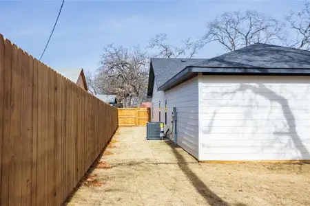 New construction Single-Family house 5556 Wainwright Dr, Fort Worth, TX 76112 - image