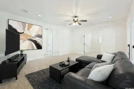 New construction Single-Family house 15231 Comanche Hls, San Antonio, TX 78233 - image 14