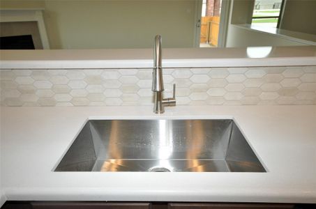 New construction Single-Family house 2107 Amistaqd Rd, League City, TX 77539 - image 15