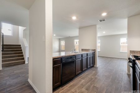 New construction Single-Family house 7515 Capella Cir, San Antonio, TX 78252 The Wolters- photo 8 8