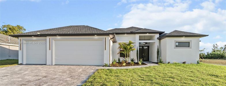 New construction Single-Family house 122 Ne 20 Ter, Cape Coral, FL 33909 - image