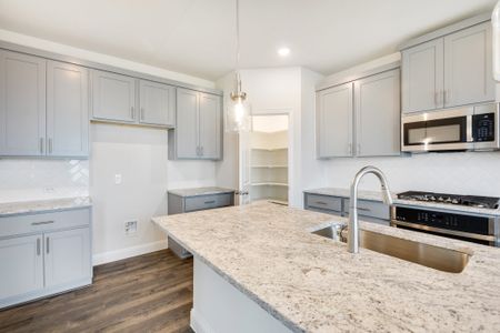 New construction house 2268 Aspen Chase Dr, Royse City, TX 75189 plan Blackburn - image 10