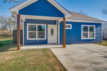 New construction Single-Family house 1004 N Sherman St, Ennis, TX 75119 - photo 0