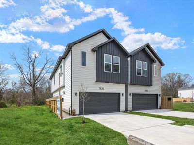 Beautiful home located in the popular Washington Heights community of Houston.  The exterior combines dark and light siding, creating a sleek, contemporary look. Spacious driveway and a fenced backyard, set in a quiet, green area.