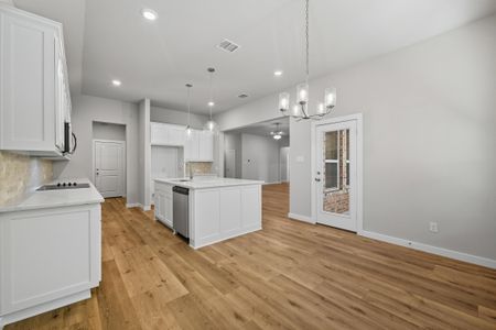 New construction Single-Family house 504 Clifton Ct, Springtown, TX 76082 plan McKinley V - image 14