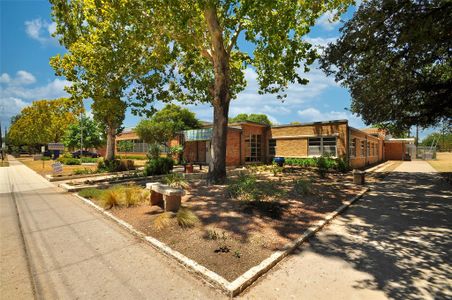 New construction Single-Family house 7310 Woodrow St, Austin, TX 78757 - image 15