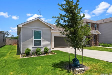 New construction Single-Family house 702 Cedar Kys, San Antonio, TX 78245 - image