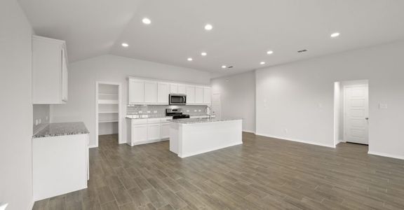 New construction Single-Family house 1806 Apache Cir, Cleburne, TX 76033 plan Lincoln - image 10