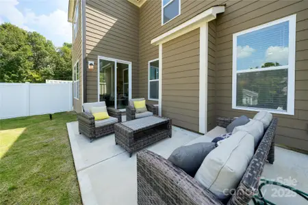 New construction Single-Family house 1708 Coral Bark Ln, Unit 18, Charlotte, NC 28216 - image 2