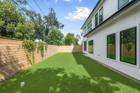 New construction Single-Family house 6510 Sivley St, Houston, TX 77055 null- photo 0