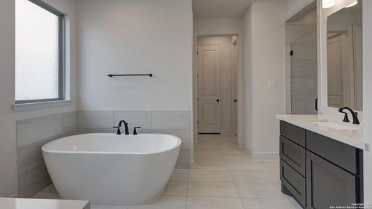 New construction Single-Family house 105 Rainwater Crk, Boerne, TX 78006 plan 3395W - image 7