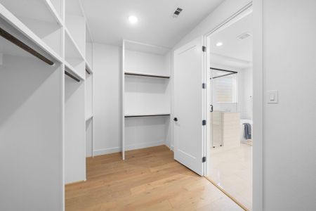 New construction Single-Family house 1524 W 21St St, Houston, TX 77008 - image 19