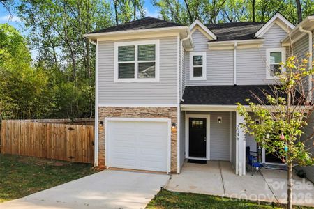 New construction Townhouse house 2046 Mcdonald Dr, Charlotte, NC 28216 - image