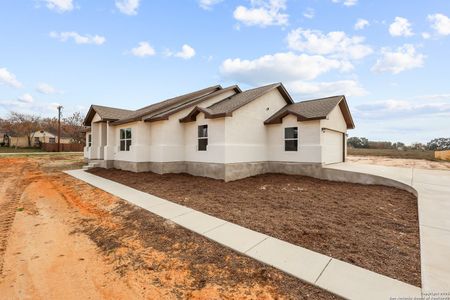 New construction Single-Family house 70 Log Cabin Wy, Poteet, TX 78065 - image