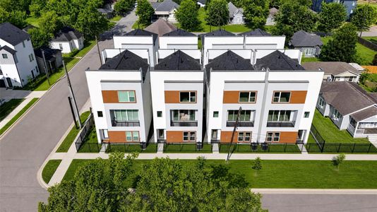 New construction Single-Family house 2419 Harrington St, Houston, TX 77026 - image