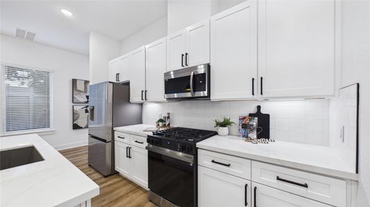 New construction Single-Family house 2726 Reynolds St, Houston, TX 77009 - image 9