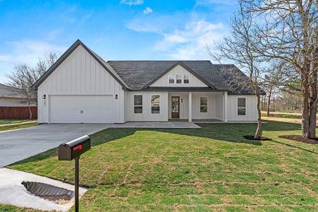 New construction Single-Family house 347 Kahana Ln, Bastrop, TX 78602 - photo 0