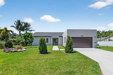 New construction Single-Family house 3920 Espan Ct, Palm Springs, FL 33461 - image
