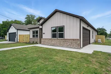 New construction Single-Family house 3500 Mcbride St, Dayton, TX 77535 null- photo 0