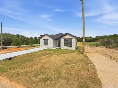 New construction Single-Family house 3103 Neches River Trl, Granbury, TX 76048 - image