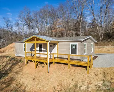 New construction Single-Family house 77 Geiranger Dr, Clyde, NC 28721 - image