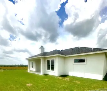 New construction Single-Family house 181 Pine Valley Dr, La Vernia, TX 78121 - image