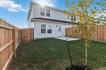 New construction Multi-Family house 3838 Abbott Pass, St. Hedwig, TX 78152 null- photo 31 31