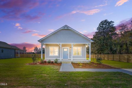 New construction Single-Family house 611 W Godwin St, Dunn, NC 28334 - image