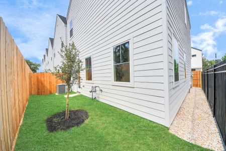 New construction Single-Family house 6515 Old Olive Tree Dr, Houston, TX 77091 - image 9