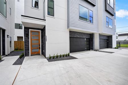 New construction Single-Family house 1107 Wilson St, Houston, TX 77019 - image 4