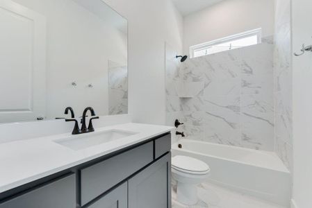 New construction Single-Family house 250 Landon Trl, Fate, TX 75189 plan Roberts - S4308 - image 16