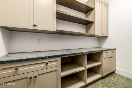 New construction Single-Family house 5739 E Calle Del Paisano, Phoenix, AZ 85018 - image 7