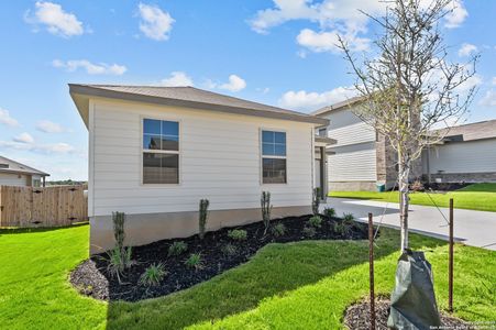 New construction Single-Family house 2820 Whiskey Pass, Seguin, TX 78155 Nicollet- photo 33 33