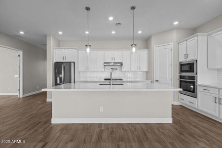 New construction Single-Family house 12312 W Luxton Ln, Avondale, AZ 85323 The Gardner- photo 5 5