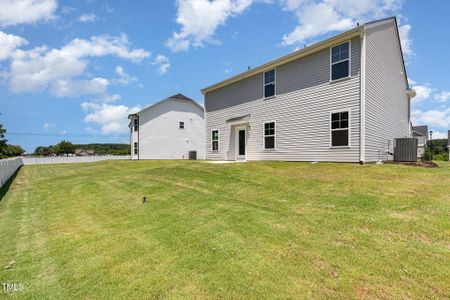 New construction Single-Family house 73 W Emily Gardens Dr, Selma, NC 27576 plan Dogwood - image