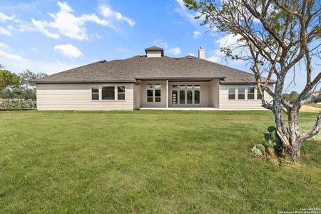 New construction Single-Family house 242 Legend Park, Castroville, TX 78009 Plan 3494- photo 23 23