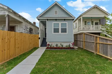 New construction Single-Family house 3513 Ursuline St, Galveston, TX 77550 - image