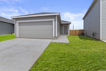 New construction Single-Family house 13039 Lake Fryer, St. Hedwig, TX 78152 - image