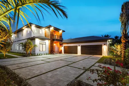 New construction Single-Family house 1708 N Lakeside Dr, Lake Worth, FL 33460 - image