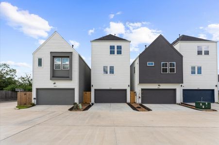 New construction Single-Family house 8303 Springwood Creek Ln, Houston, TX 77055 - image