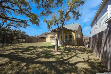 New construction Single-Family house 1617 Cullanne Park, Bulverde, TX 78163 Plan 2632 - photo 28 28