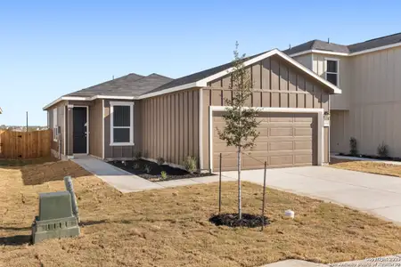New construction Single-Family house 10041 Jagger Ave, Converse, TX 78109 plan Plan 1549 - image