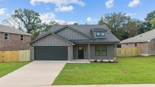 New construction Single-Family house 16410 Crossing Cir, Lindale, TX 75771 - image