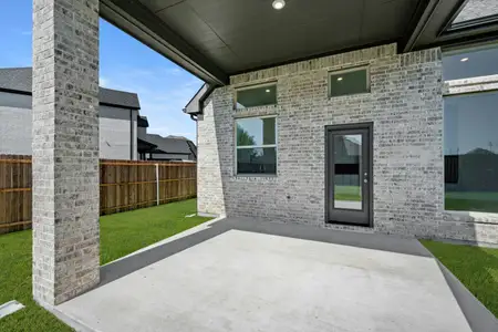 New construction Single-Family house 974 Reeves Dr, DeSoto, TX 75115 plan Manor (Courtyard) - image 3