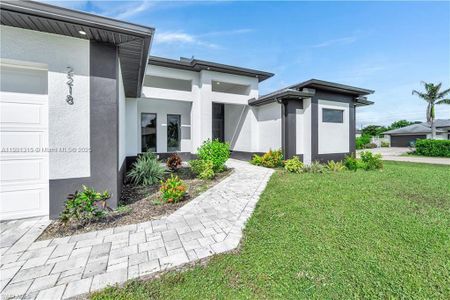 New construction Single-Family house 2218 Sw 25Th St, Cape Coral, FL 33914 - image