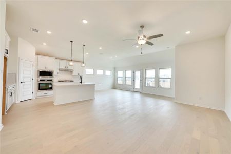 New construction Single-Family house 122 Mockingbird Trails Dr, Willis, TX 77318 plan Palm - image 8