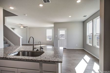 New construction Single-Family house 10521 Briceway Clb, San Antonio, TX 78254 The Murray K- photo 45 45