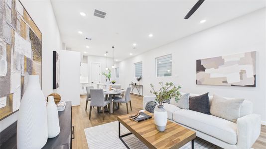 New construction Single-Family house 5032 Creekmont Dr, Houston, TX 77091 - image 8