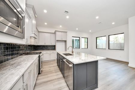 New construction Single-Family house 1422 Caywood Ln, Unit B, Houston, TX 77055 - image 13