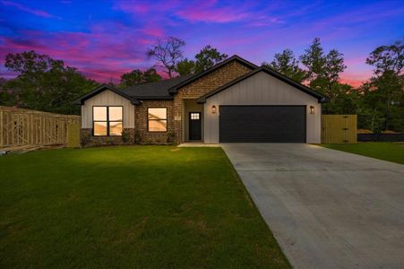 New construction Single-Family house 16226 Crossing Cir, Lindale, TX 75771 - image